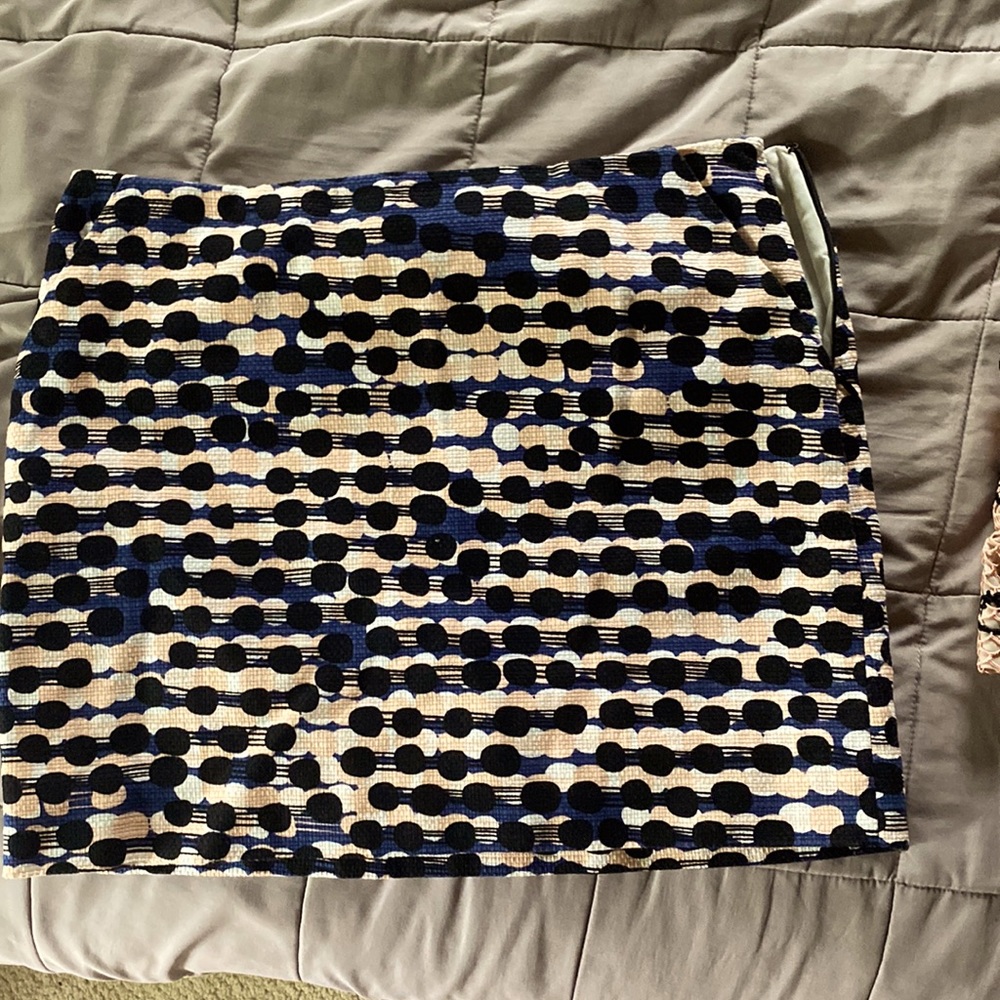 Multi colored miniskirt, barely worn in great condition
